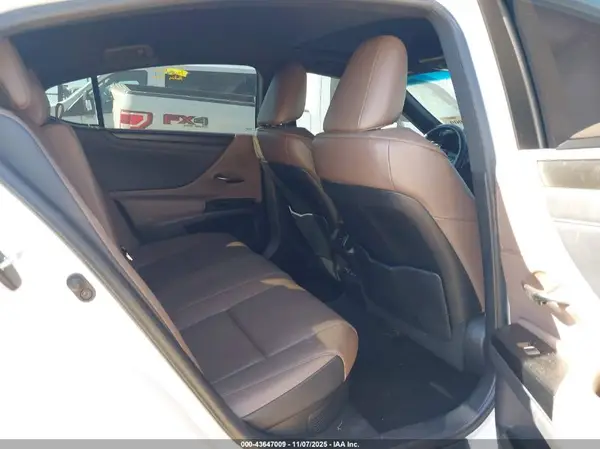 58ADA1C11NU025096 2022 LEXUS ES - Image 8