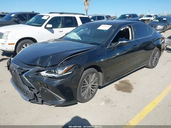 58ADA1C11PU035761 2023 LEXUS ES - Image 2