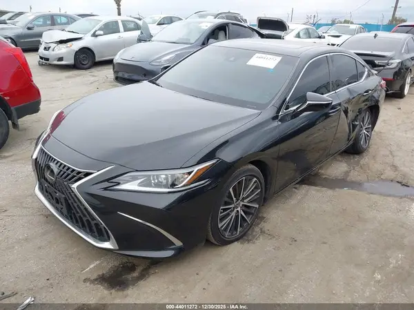 58ADA1C11RU038002 2024 LEXUS ES - Image 2