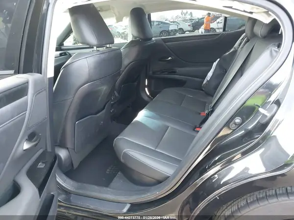 58ADA1C11RU043796 2024 LEXUS ES - Image 8