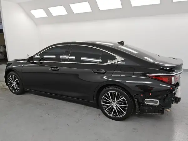 58ADA1C11RU043801 2024 LEXUS ES - Image 2