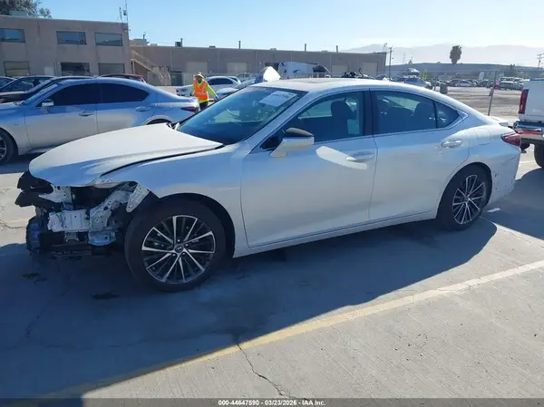 58ADA1C11RU052644 2024 LEXUS ES - Image 2