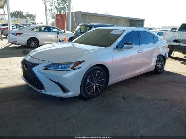 58ADA1C11RU053342 2024 LEXUS ES - Image 2