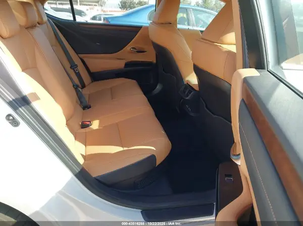 58ADA1C11SU064234 2025 LEXUS ES - Image 8