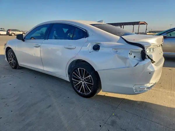 58ADA1C11SU067196 2025 LEXUS ES - Image 2