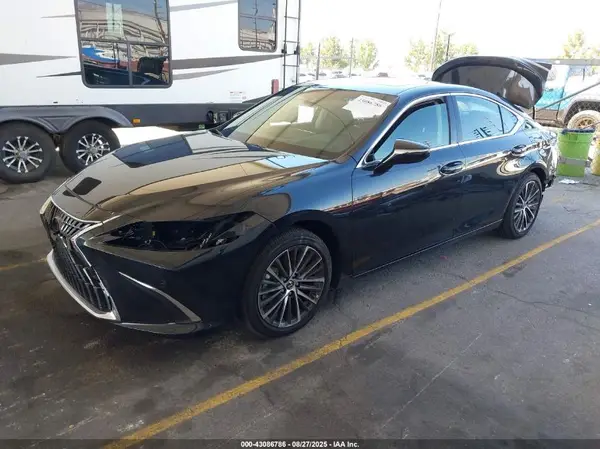 58ADA1C11SU068767 2025 LEXUS ES - Image 2