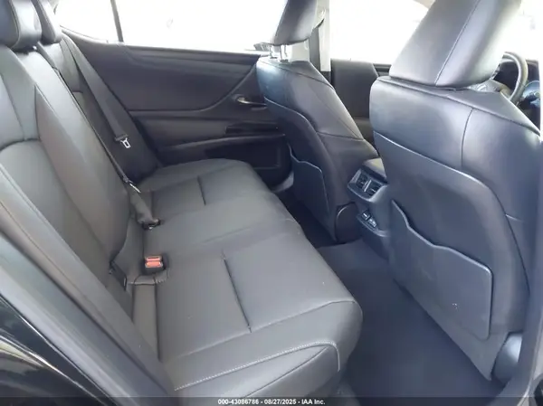 58ADA1C11SU068767 2025 LEXUS ES - Image 8