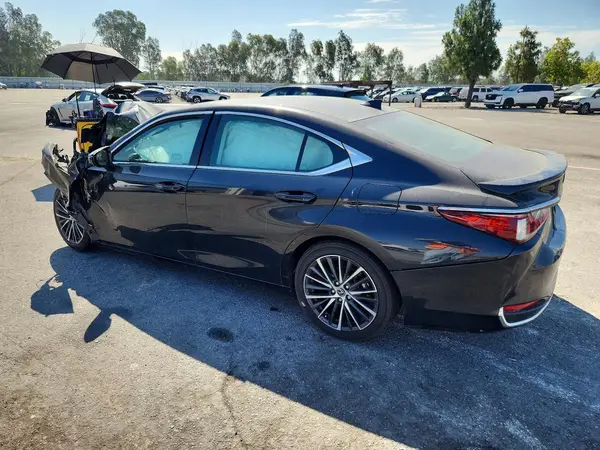 58ADA1C11SU076013 2025 LEXUS ES - Image 2
