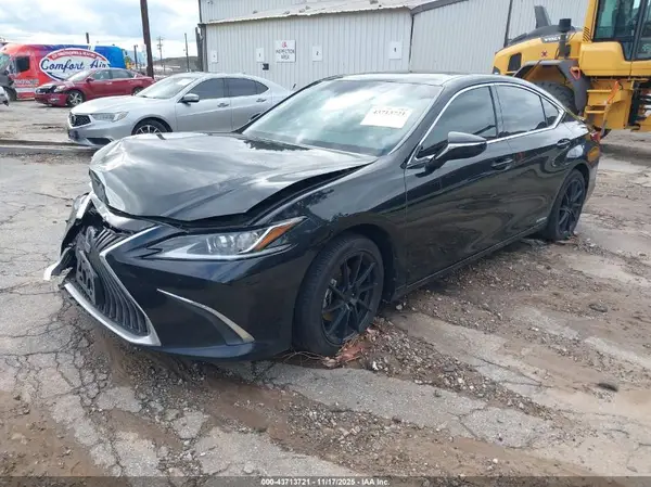 58ADA1C12MU001713 2021 LEXUS ES - Image 2