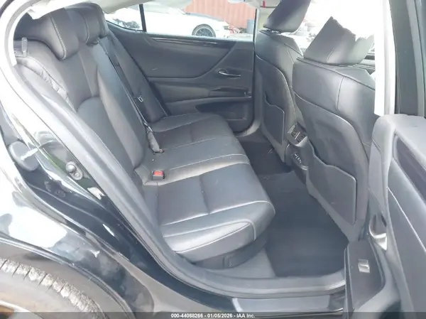 58ADA1C12MU002358 2021 LEXUS ES - Image 8