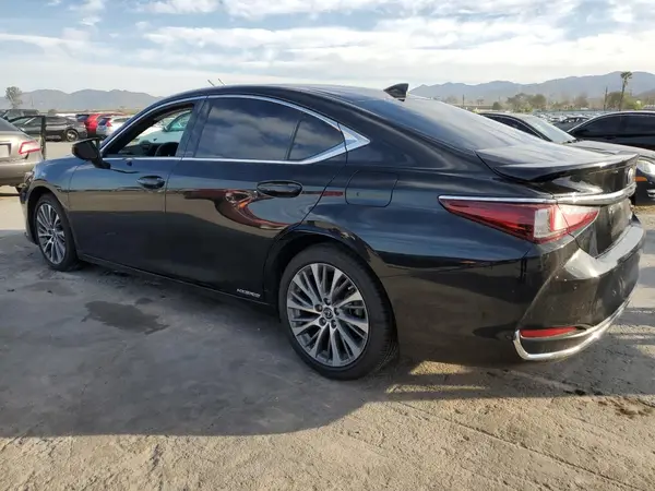 58ADA1C12MU008533 2021 LEXUS ES - Image 2