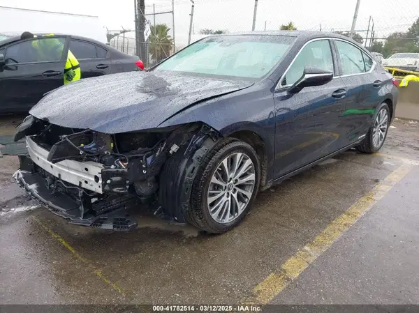 58ADA1C12MU012436 2021 LEXUS ES - Image 2