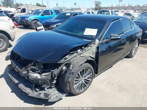 58ADA1C12NU015676 2022 LEXUS ES - Image 2