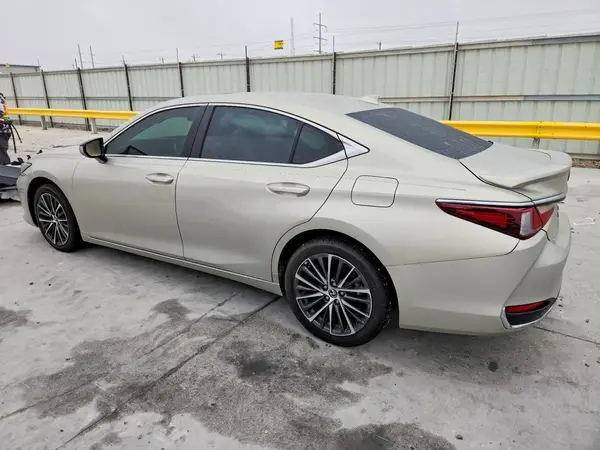58ADA1C12PU029077 2023 LEXUS ES - Image 2