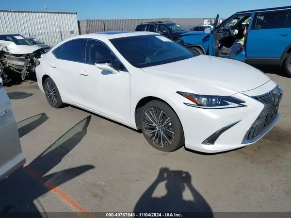 58ADA1C12PU031623 2023 LEXUS ES - Image 1