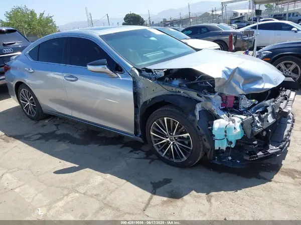 58ADA1C12PU035669 2023 LEXUS ES - Image 1
