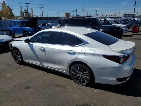 58ADA1C12RU037845 2024 LEXUS ES - Image 2