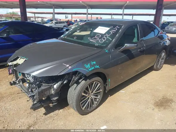 58ADA1C12RU039899 2024 LEXUS ES - Image 2