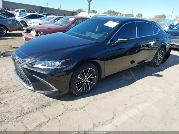 58ADA1C12RU042561 2024 LEXUS ES - Image 2