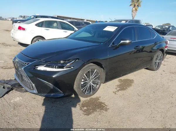 58ADA1C12RU045279 2024 LEXUS ES - Image 2