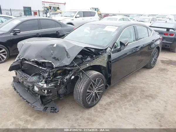 58ADA1C12RU048103 2024 LEXUS ES - Image 2