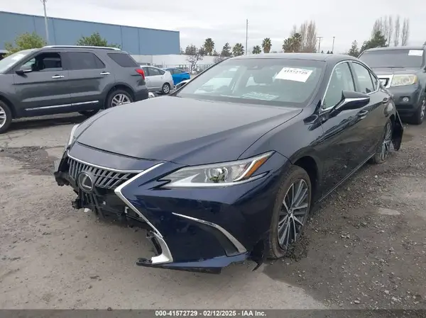 58ADA1C12RU050305 2024 LEXUS ES - Image 2