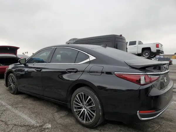 58ADA1C12RU050787 2024 LEXUS ES - Image 2