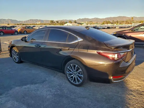 58ADA1C12RU052443 2024 LEXUS ES - Image 2