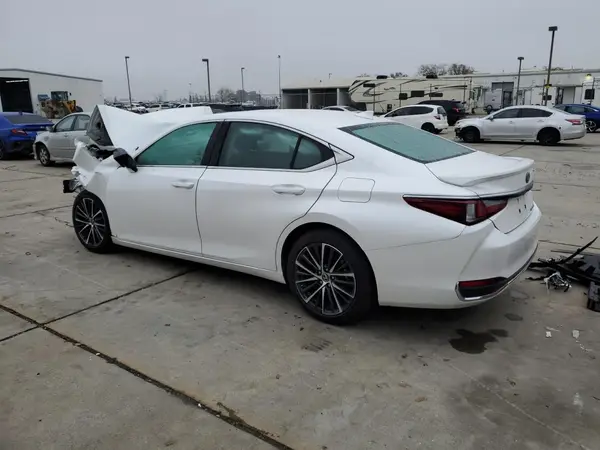 58ADA1C12RU052541 2024 LEXUS ES - Image 2