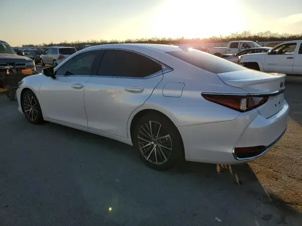 58ADA1C12RU053737 2024 LEXUS ES - Image 2