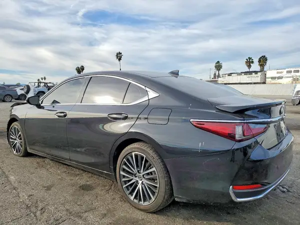 58ADA1C12SU054361 2025 LEXUS ES - Image 2