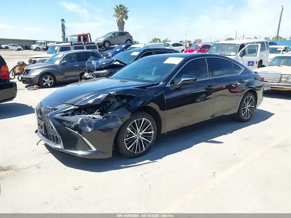 58ADA1C12SU056949 2025 LEXUS ES - Image 2