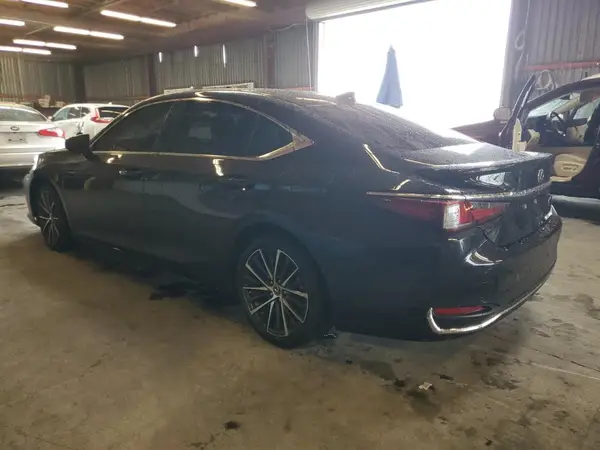 58ADA1C12SU058412 2025 LEXUS ES - Image 2