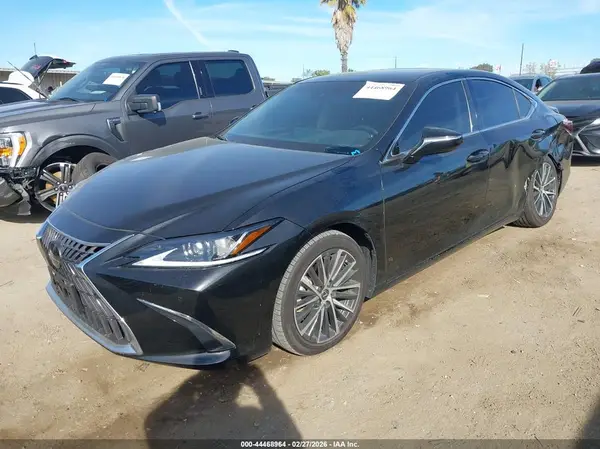 58ADA1C12SU058863 2025 LEXUS ES - Image 2