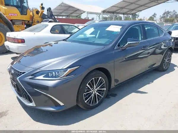 58ADA1C12SU061181 2025 LEXUS ES - Image 2