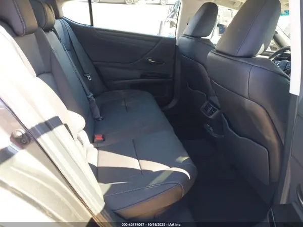 58ADA1C12SU061763 2025 LEXUS ES - Image 8