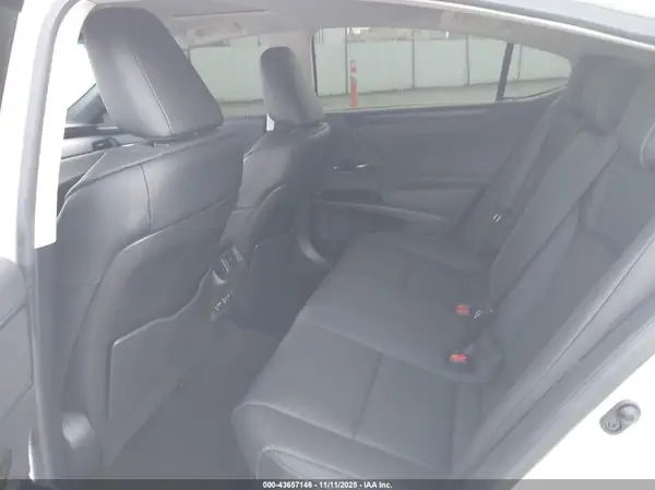 58ADA1C12SU068986 2025 LEXUS ES - Image 8
