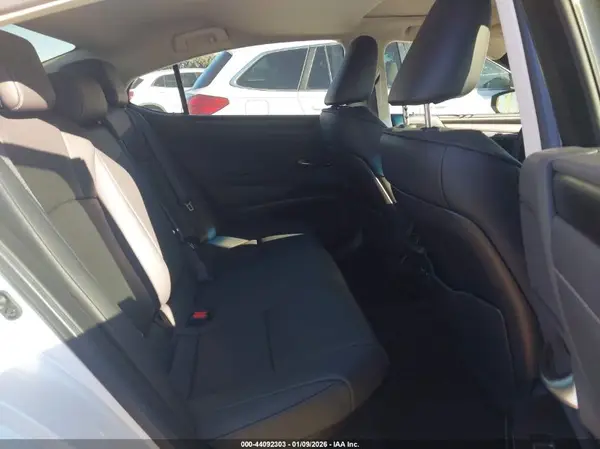 58ADA1C12SU069345 2025 LEXUS ES - Image 8