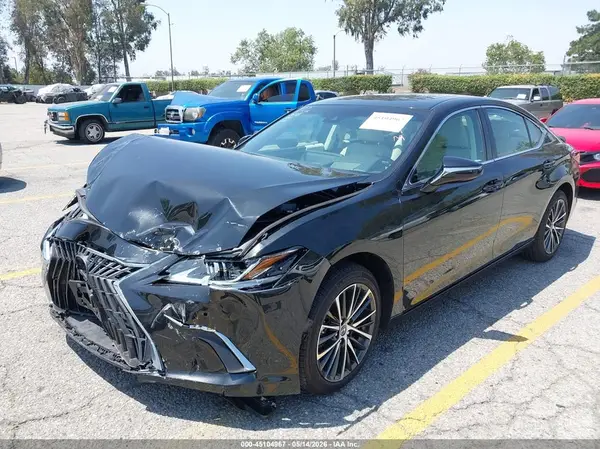 58ADA1C12SU075923 2025 LEXUS ES - Image 2