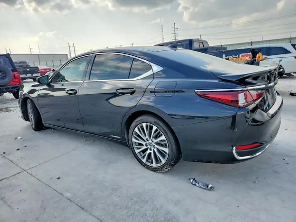 58ADA1C13MU001378 2021 LEXUS ES - Image 2