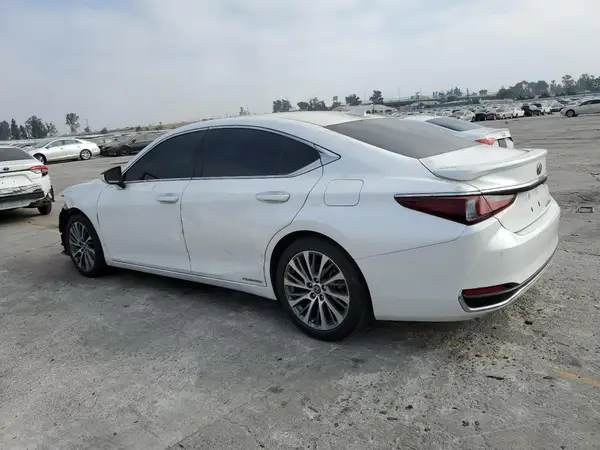 58ADA1C13MU002403 2021 LEXUS ES - Image 2