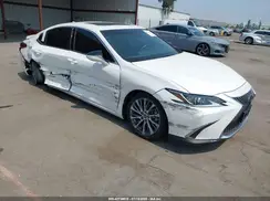 58ADA1C13MU004345 2021 LEXUS ES