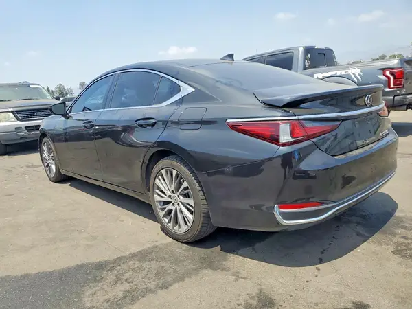 58ADA1C13MU005933 2021 LEXUS ES - Image 2