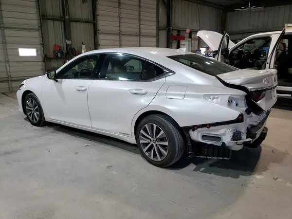 58ADA1C13MU008783 2021 LEXUS ES - Image 2