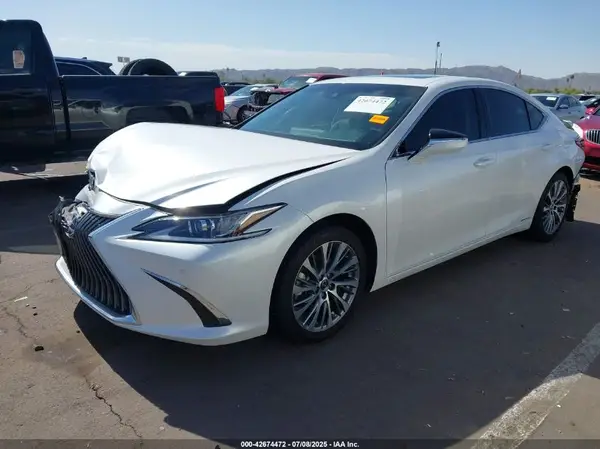 58ADA1C13MU009089 2021 LEXUS ES - Image 2