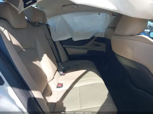 58ADA1C13MU010372 2021 LEXUS ES - Image 8
