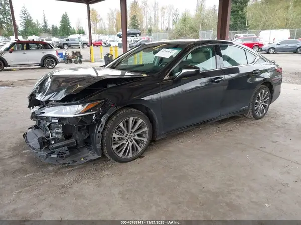 58ADA1C13MU012834 2021 LEXUS ES - Image 2