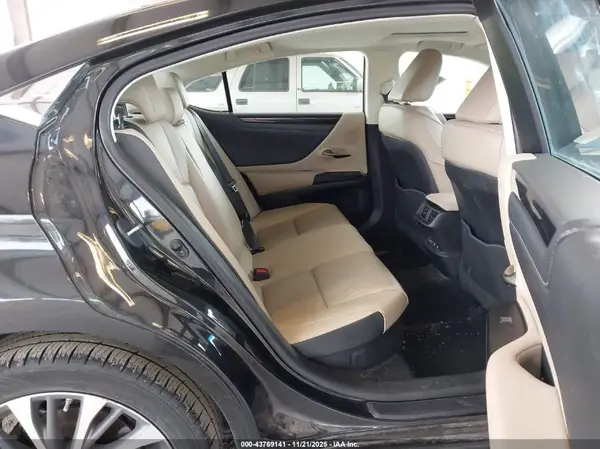58ADA1C13MU012834 2021 LEXUS ES - Image 8