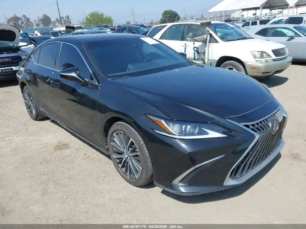 58ADA1C13NU013399 2022 LEXUS ES - Image 1