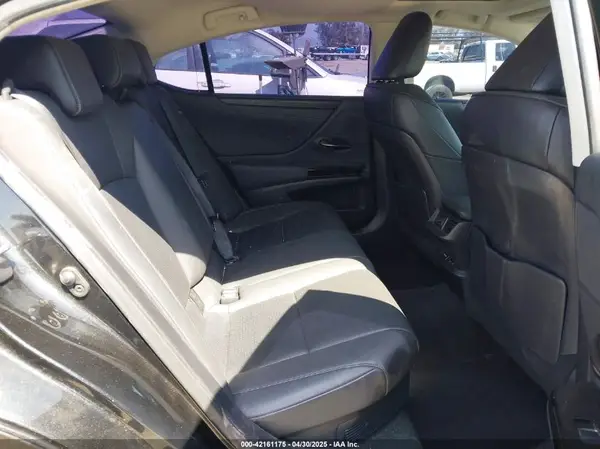 58ADA1C13NU013399 2022 LEXUS ES - Image 8